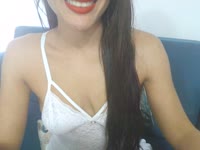 Sou uma garota divertida e muito curiosa! Adoro conhecer pessoas novas e embarcar em novas descobertas. Homens educados e gentis terão a melhor companhia possível comigo, e sem dúvidas, será uma experiência única! Então, você está pronto para se divertir um pouco comigo?