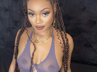 camwhore masturbating with dildo AmaAmivie
