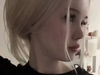 sexy webcamgirl HeatherHeinitz