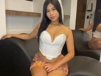 chat room picture MadeleinSinclair
