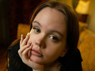 cam girl playing with sextoy SarandaRyan