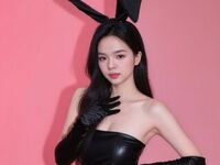 camgirl fingering shaved pussy SuYi