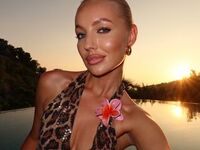nude webcamgirl Maiu