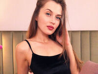 naked cam girl fingering pussy QuinnTakara