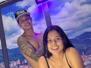 naked cam girl sucking cock KendallAndShawn