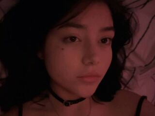 nude camgirl pic AlisaGlow
