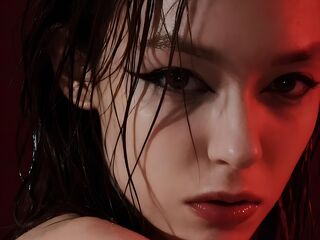 camslut naked AllaAster