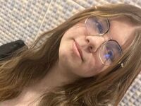 free live chatroom AminaBlooms