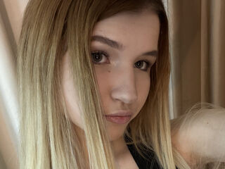 live cam show AraPosey