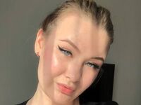 hot cam girl fingering shaved pussy ArlettaVatter