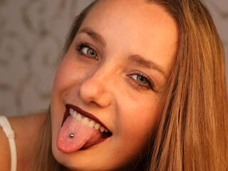 bedroom livesex BelleCox