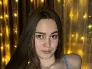 kinky webcam model BernardineCaiafa