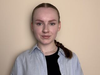 hot cam girl spreading pussy BettyannGrenon