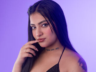 hot cam girl masturbating with vibrator CarlaMilano