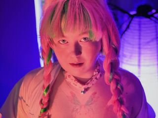 girl fingering bald pussy ChimberWo