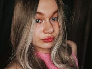 webcamstripper CirillaAkerman