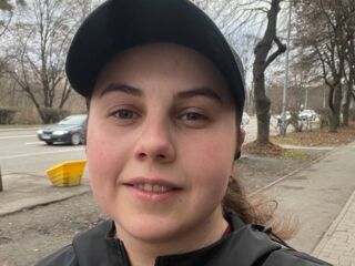 camslut showing tits DariaCalm