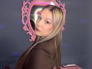 camgirl masturbating with sex toy DarnellCalvani