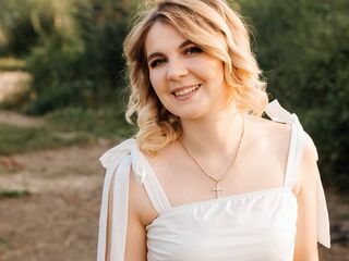 adult hardcore cam DemetriceAkpan