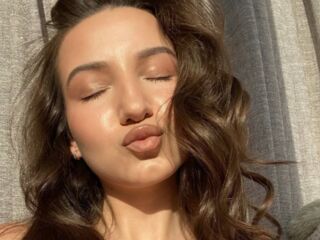 camgirl picture DinaSweeny