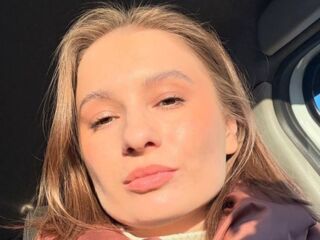 webcamgirl chat room DonnieFreed