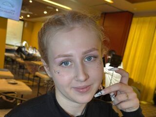 webcamstripper live EmelinaKrider