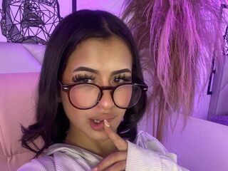 shower HaileySimson