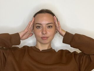 nude gamgirl HertaLaraby