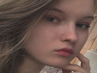 camslut spreading pussy InocenciaFarrare