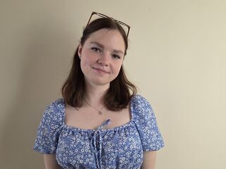 camgirl playing with dildo JeniferLi