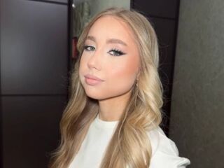 camgirl playing with sextoy JonellAvila