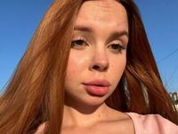 camgirl playing with dildo KarinaSavastru