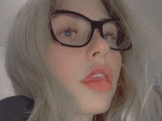 camwhore fingering shaved pussy KatlynHoppel