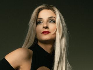 camgirl fingering shaved pussy KatyLights
