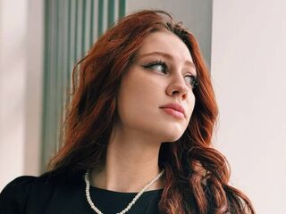topless webcamgirl KristinaGuernsey