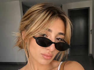 shower LashandraNordby