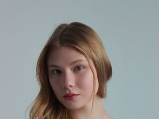 girl showing pussy LavonAllara