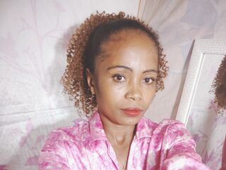 adult cam LayahMorgane
