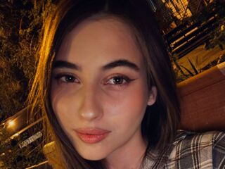 webcamgirl sexchat LeiaFrost