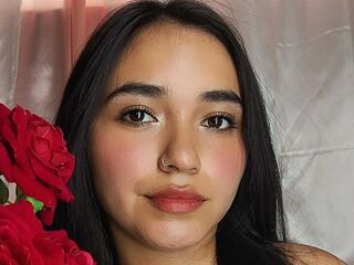 cam girl fingering pussy LilithRoxe