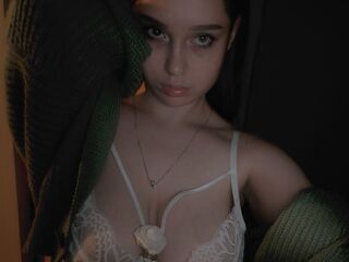 chatroom webcam pic LioraMist