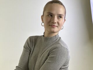 nude webcam girl LorrianePytko