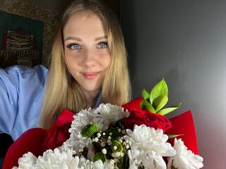 naked cam girl masturbating with vibrator LusiAime
