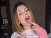 camgirl fingering shaved pussy MacaLuna