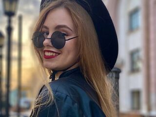 naughty web cam MaiaOshman