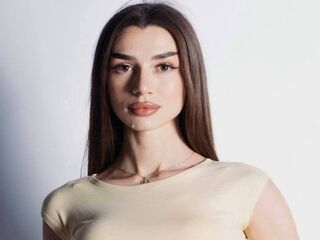 camslut showing pussy MyriamDonalson