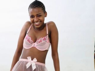 streaming live webcam NaomiBrookes