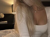 naked camgirl masturbating with vibrator NoraVance