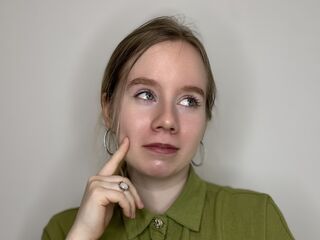 bedroom cam PiaBlumstein