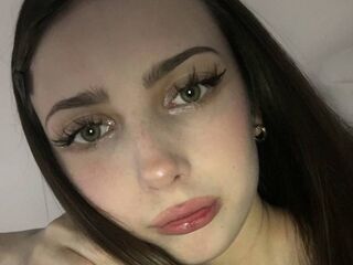 girl shaving pussy RivaWhittall